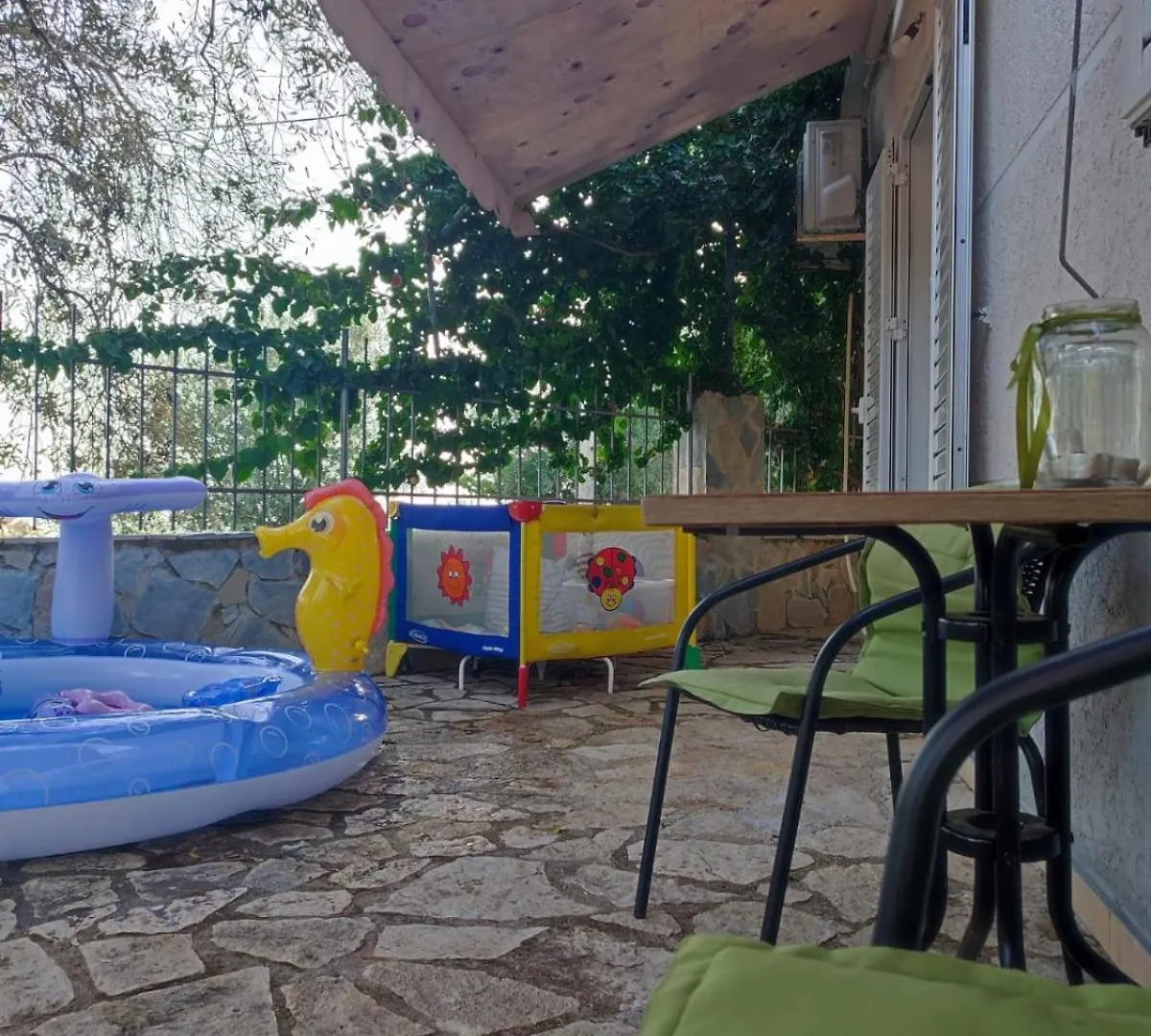 Bed & Breakfast Kos-Takis Suites & Apartments Himare