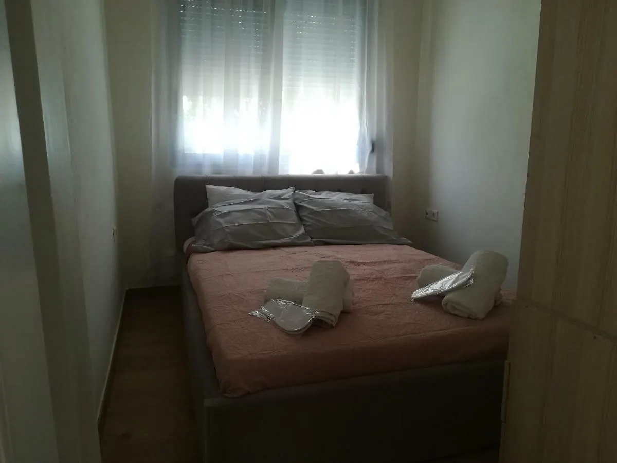 Kos-Takis Suites & Apartments Himare Bed & Breakfast